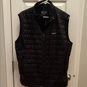 Patagonia Men's Black Quilted Vest